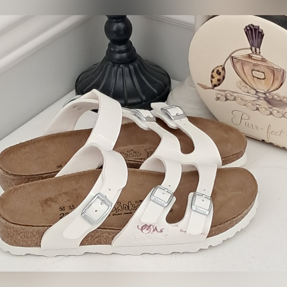 Birki's Platinum White 3 Strap Open Toe Sandal Sz 5/230 NWOB *Flawed* - Picture 5 of 11